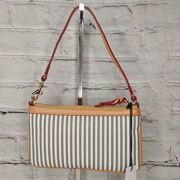 'DOONEY & BOURKE' LEATHER PINSTRIPE RED INTERIOR BAGGETT  DETACHABLE STRAP - Picture 4 of 16